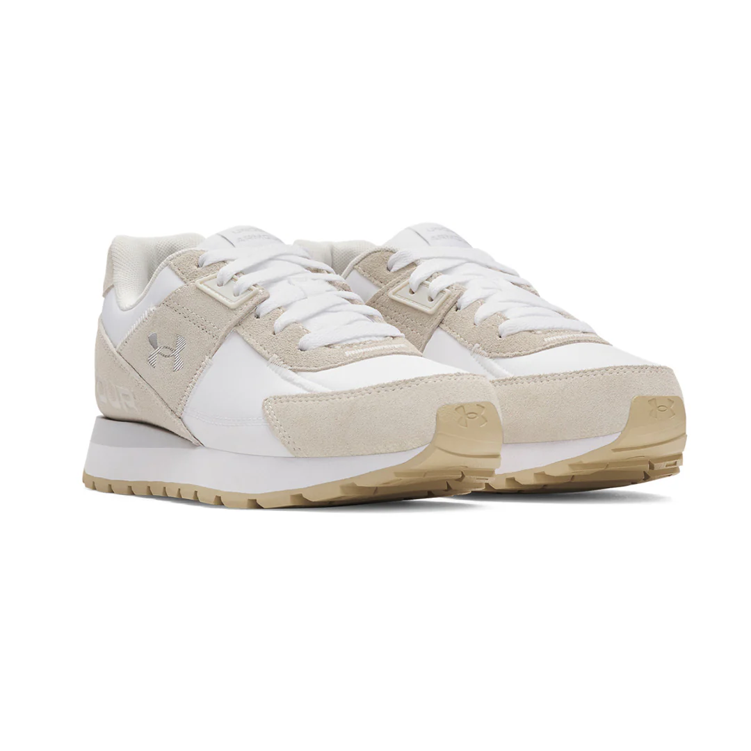 Under Armour Women Essential Runner | 3028409-108 - Image 3